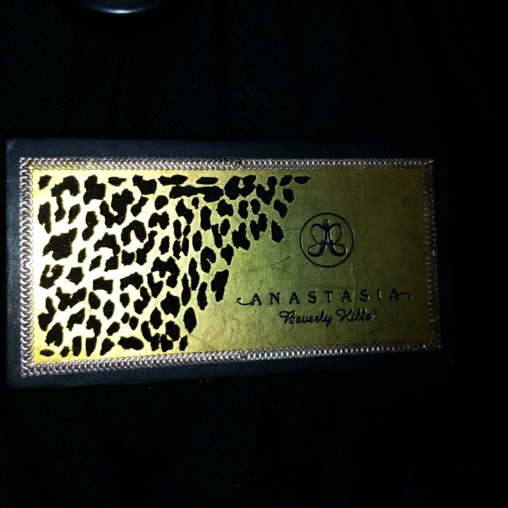 Abh anastasia beverly hills cat walk